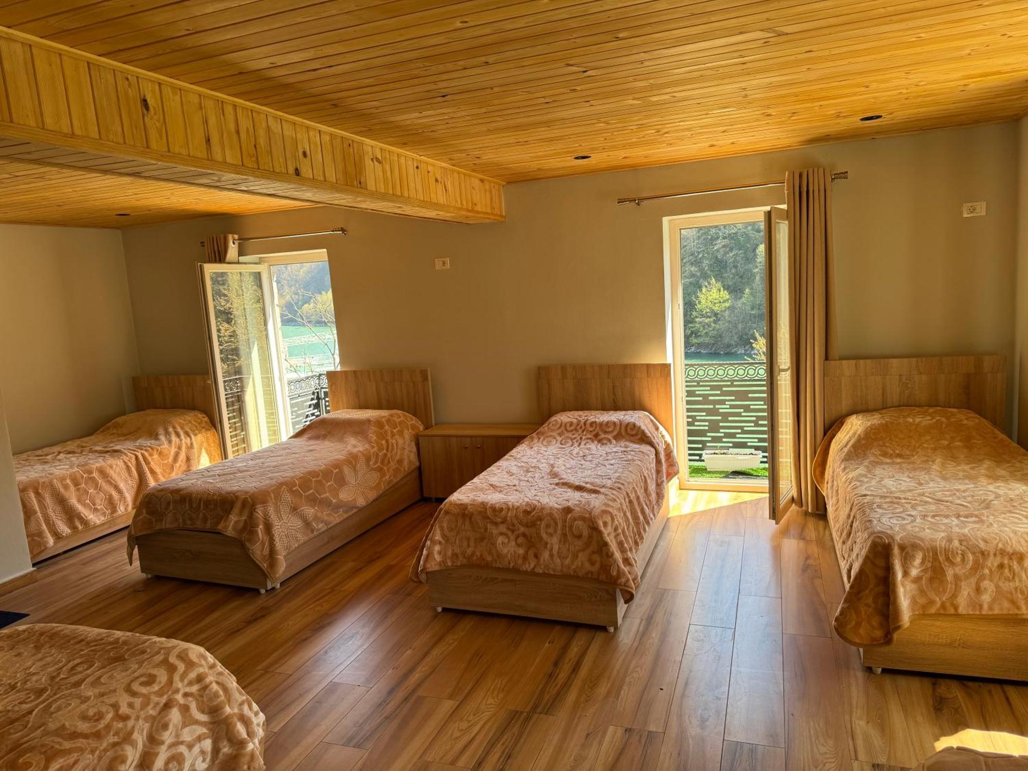 Raja Fierze Hotel 3*