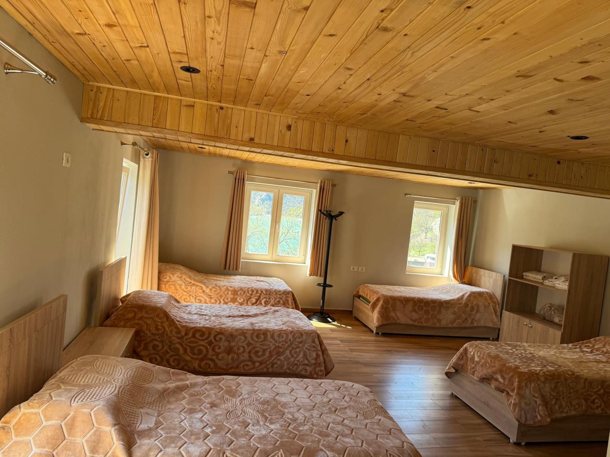 Raja Fierze Hotel